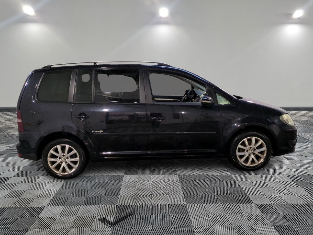 VOLKSWAGEN TOURAN 2009