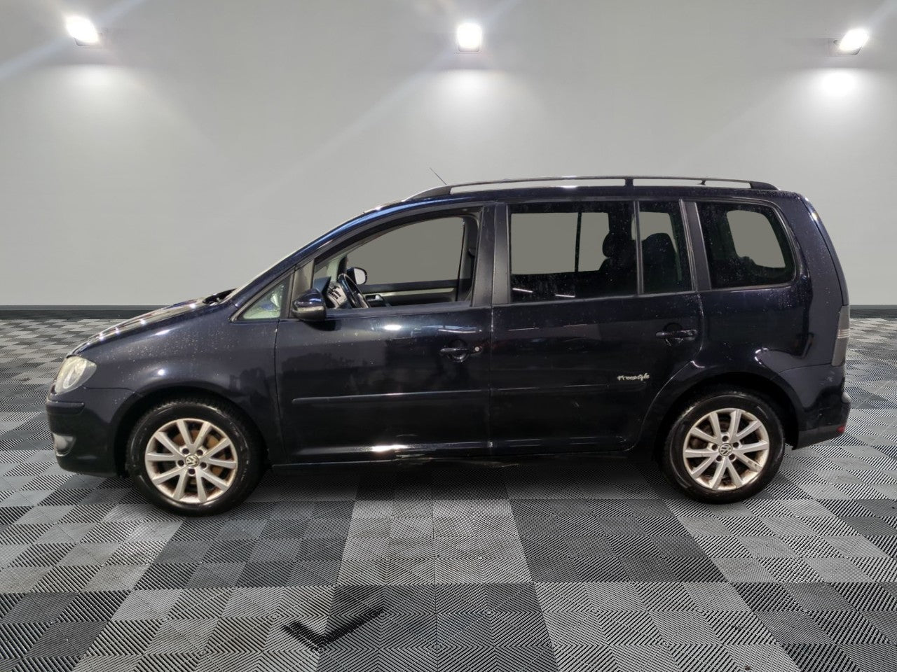 VOLKSWAGEN TOURAN 2009