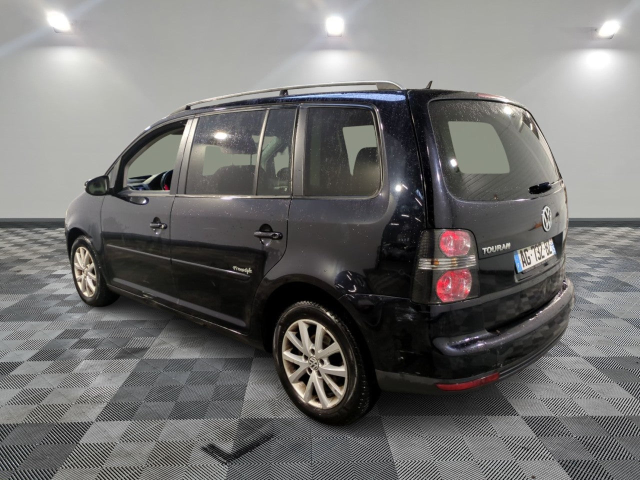 VOLKSWAGEN TOURAN 2009