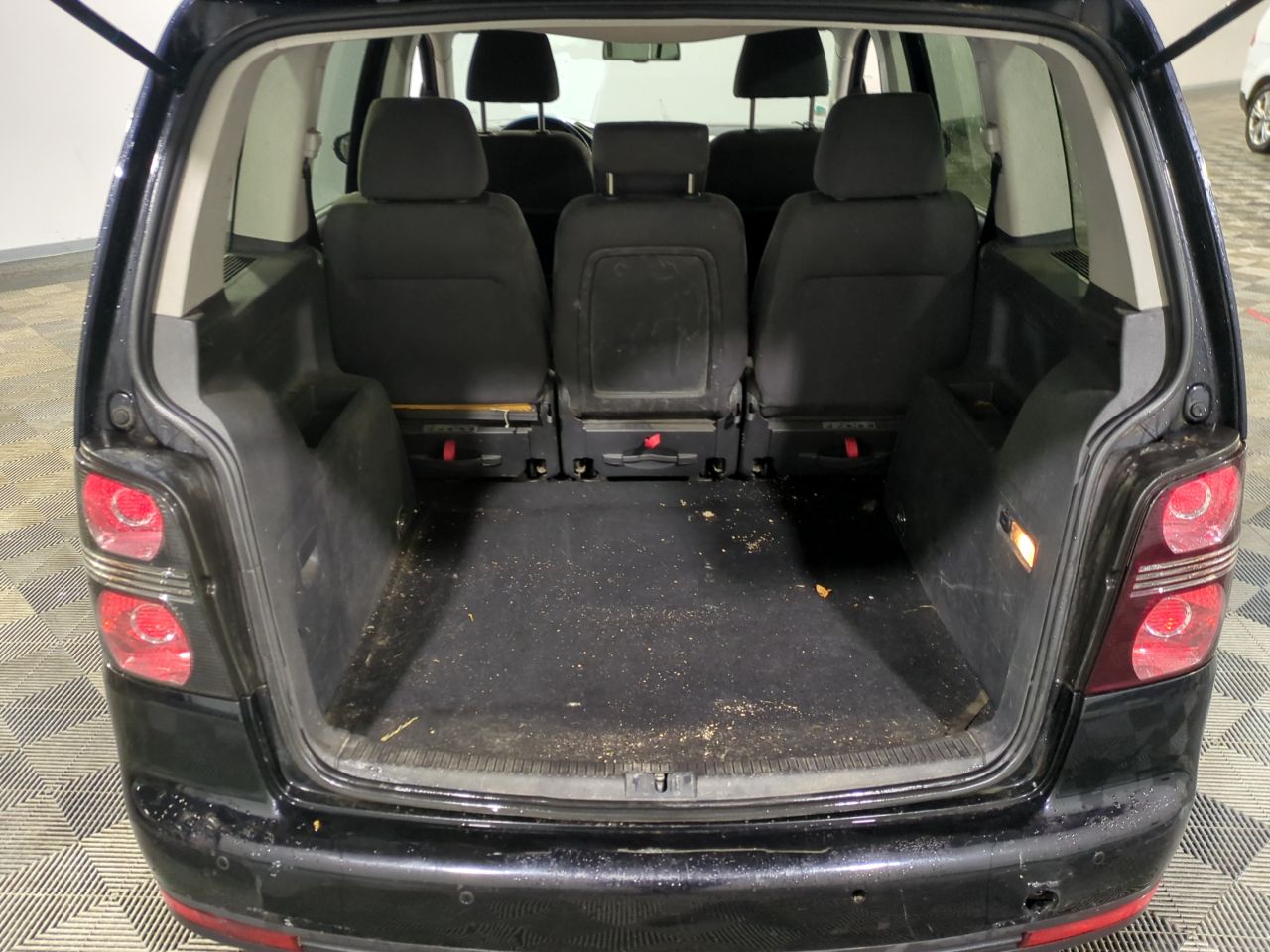 VOLKSWAGEN TOURAN 2009