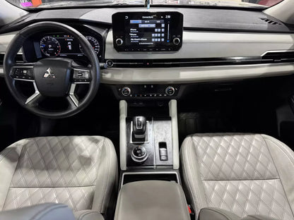 MITSUBISHI OUTLANDER 2023