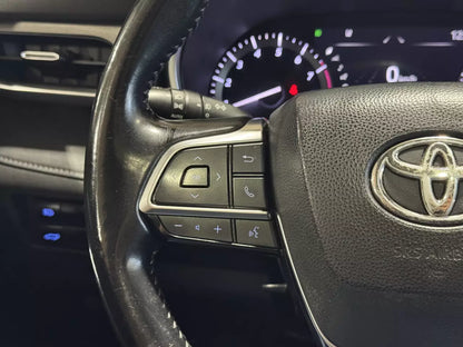 TOYOTA HIGHLANDER XLE 2021