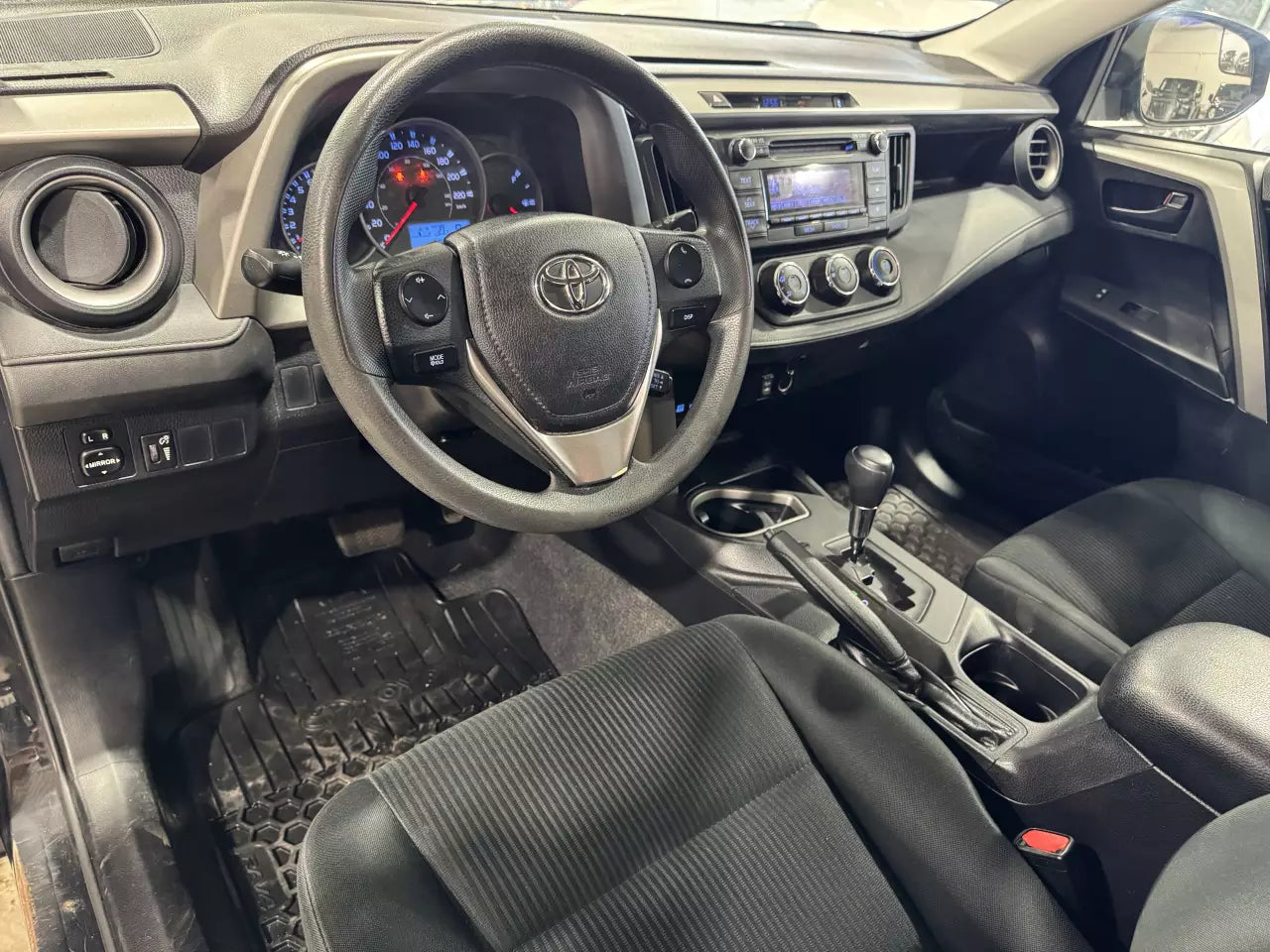 TOYOTA RAV4 LE 2016