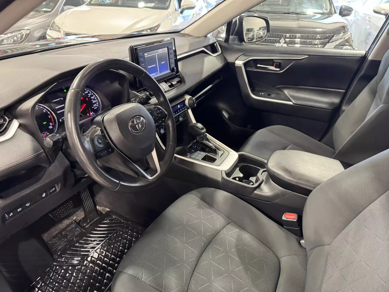 TOYOTA RAV4 XLE 2019