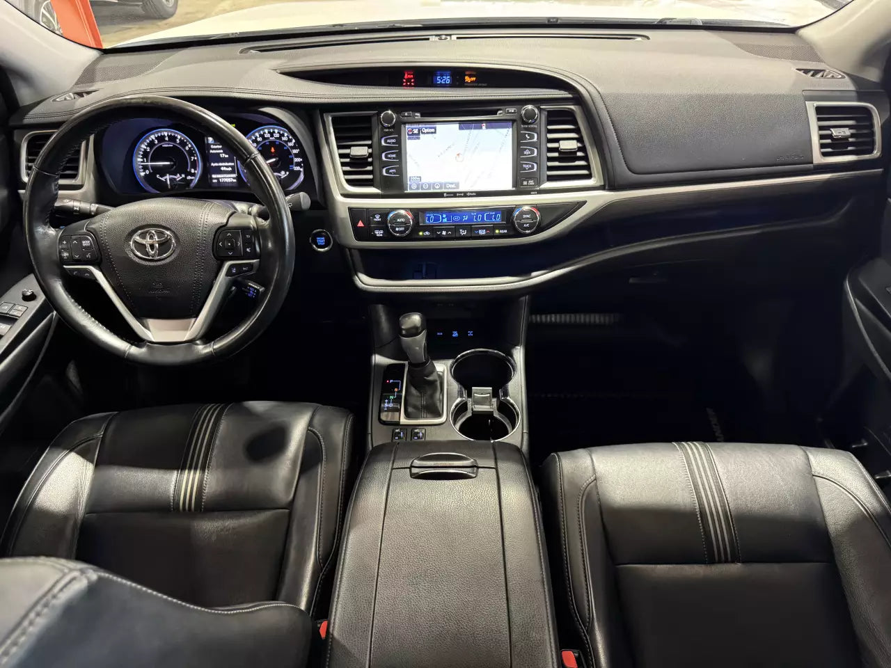 TOYOTA HIGHLANDER XLE 2017
