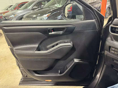 TOYOTA HIGHLANDER XLE 2021