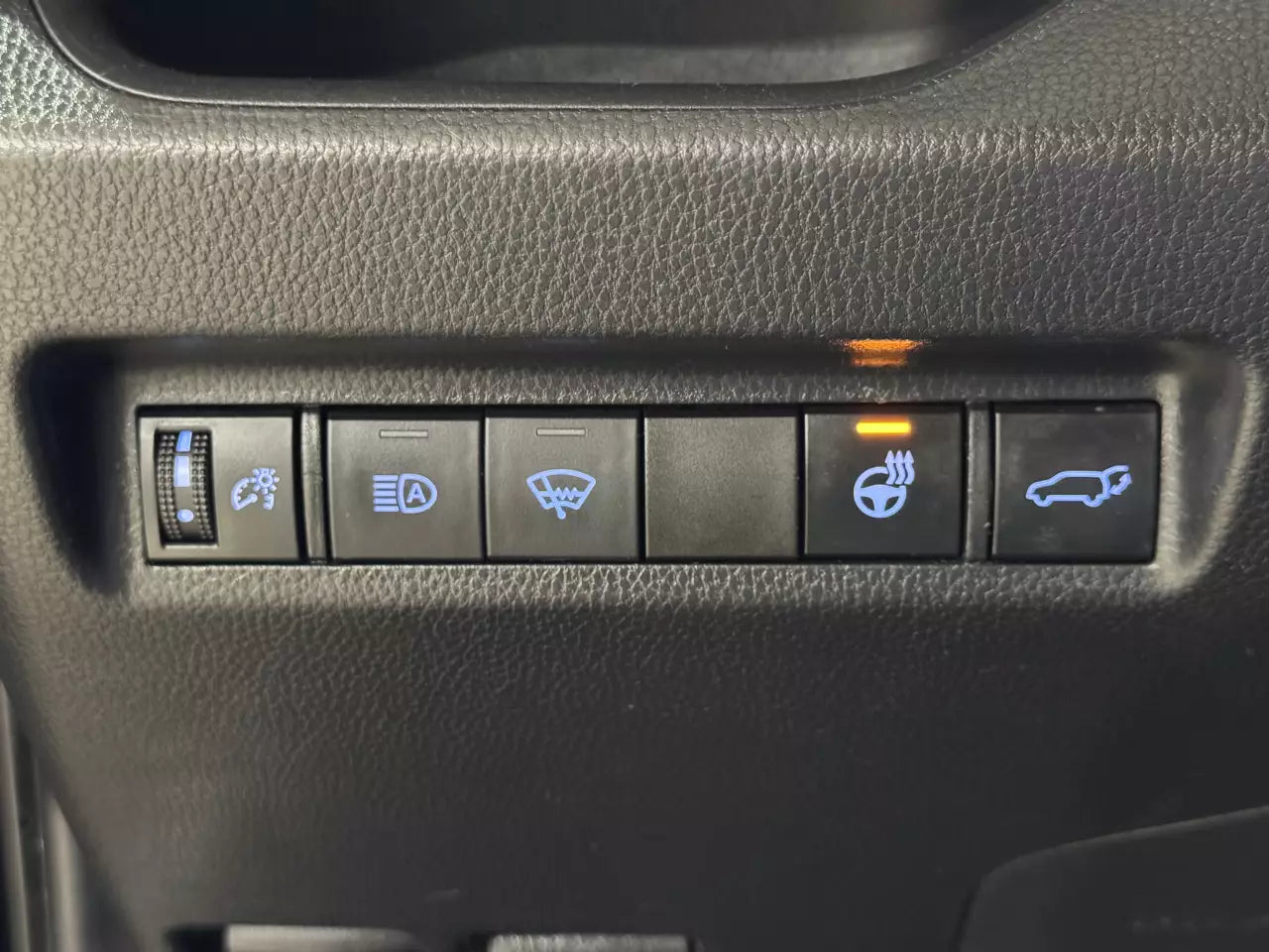 TOYOTA RAV4 XLE 2019