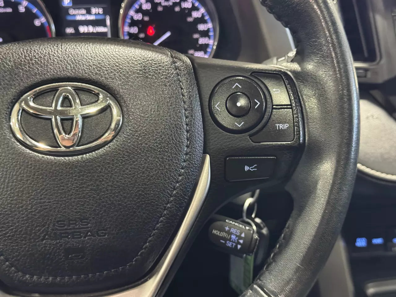 TOYOTA RAV4 XLE 2017