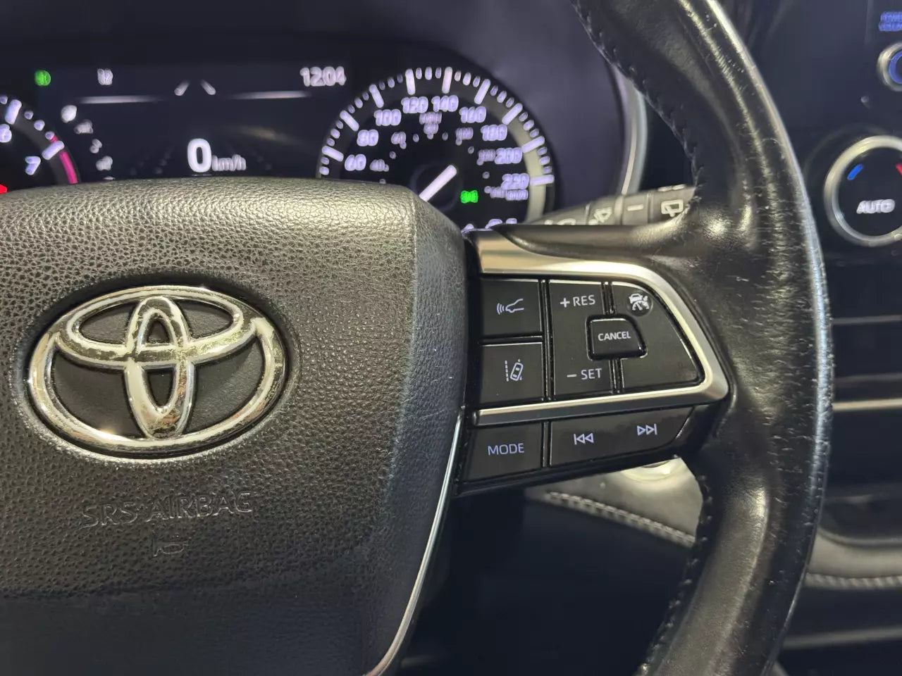 TOYOTA HIGHLANDER XLE 2021