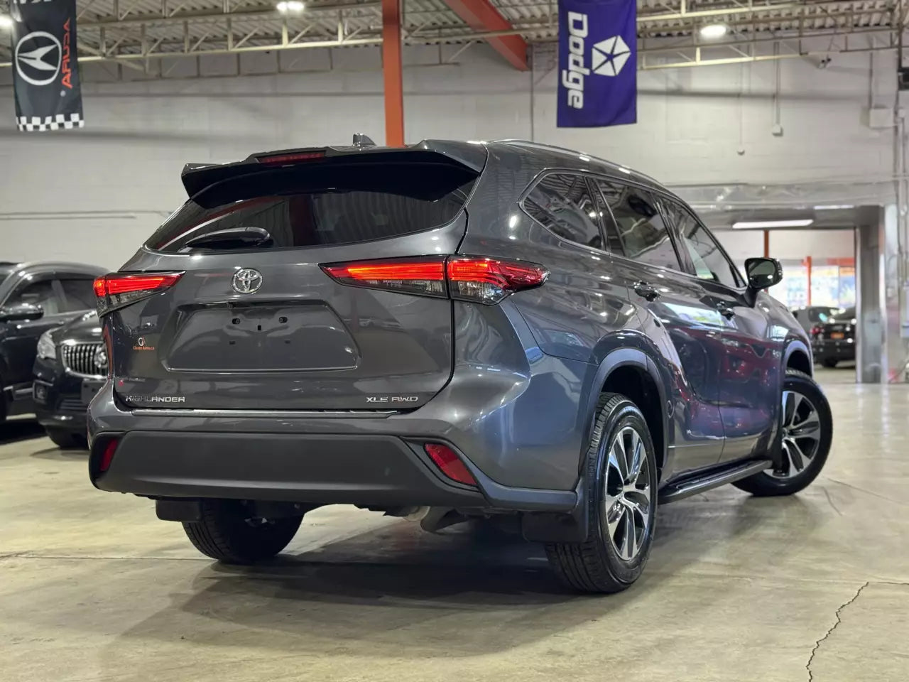 TOYOTA HIGHLANDER XLE 2021