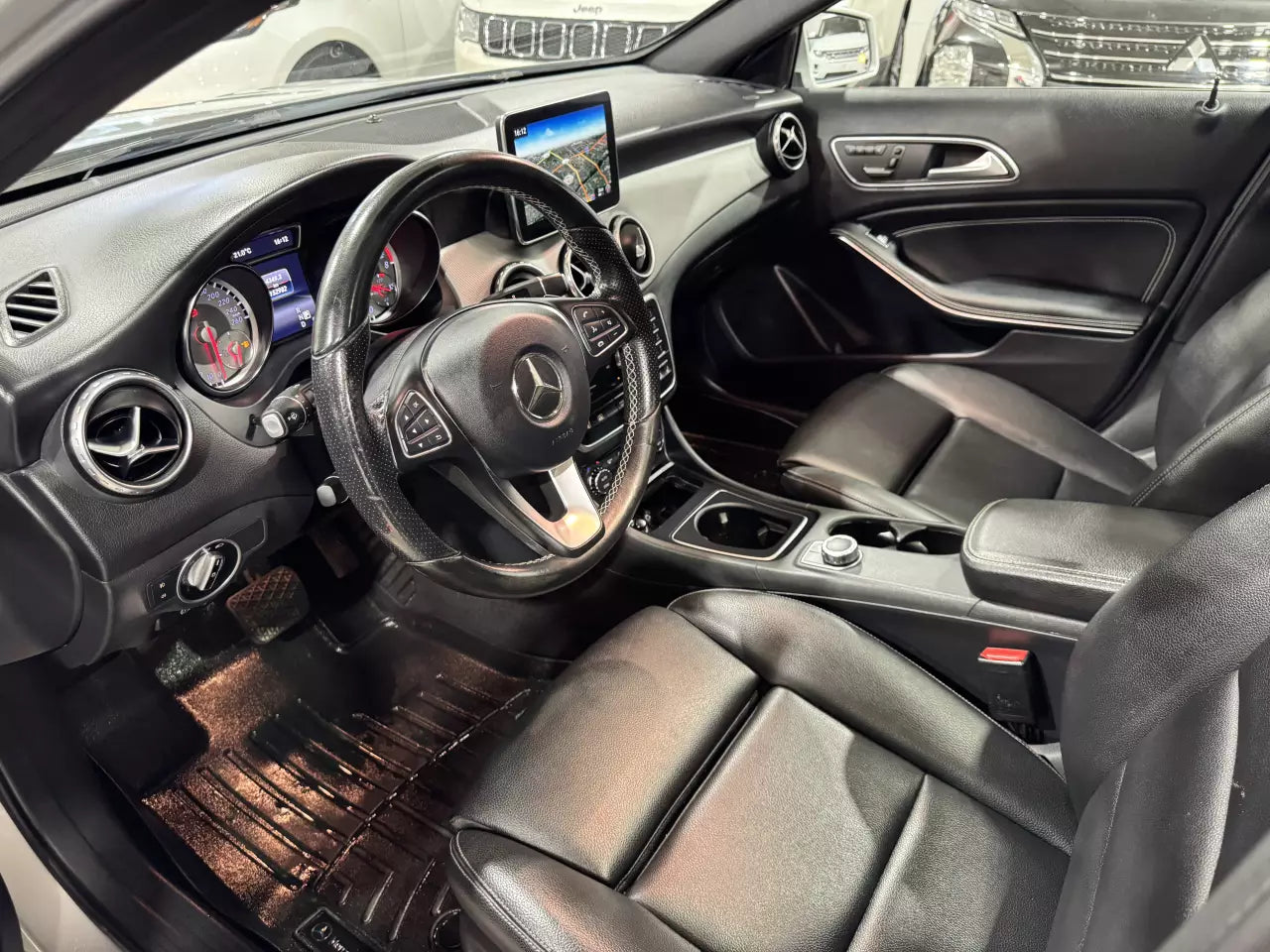 MERCEDES-BENZ GLA 2016