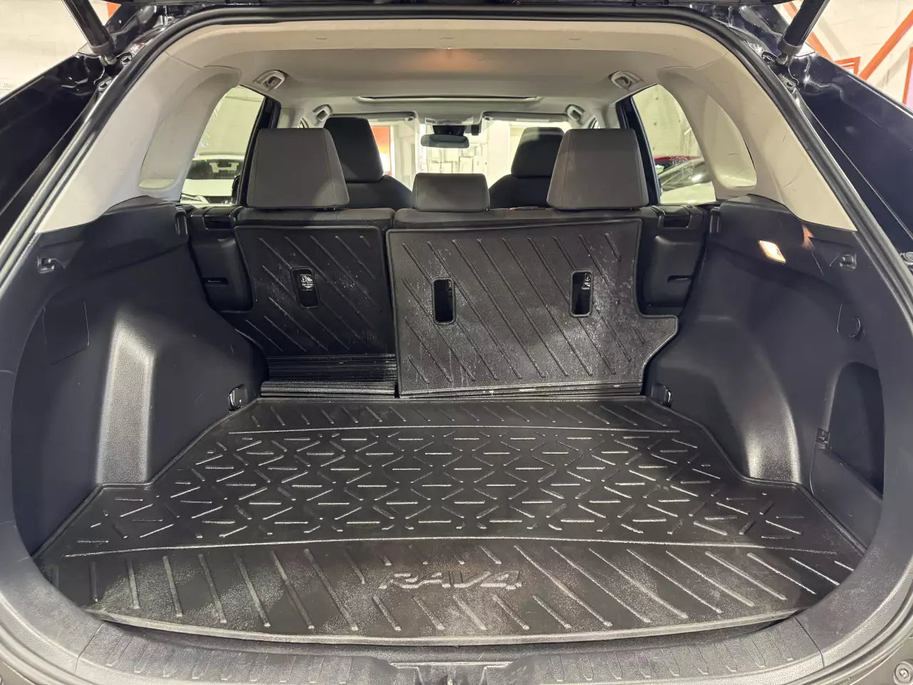 TOYOTA RAV4 XLE 2019