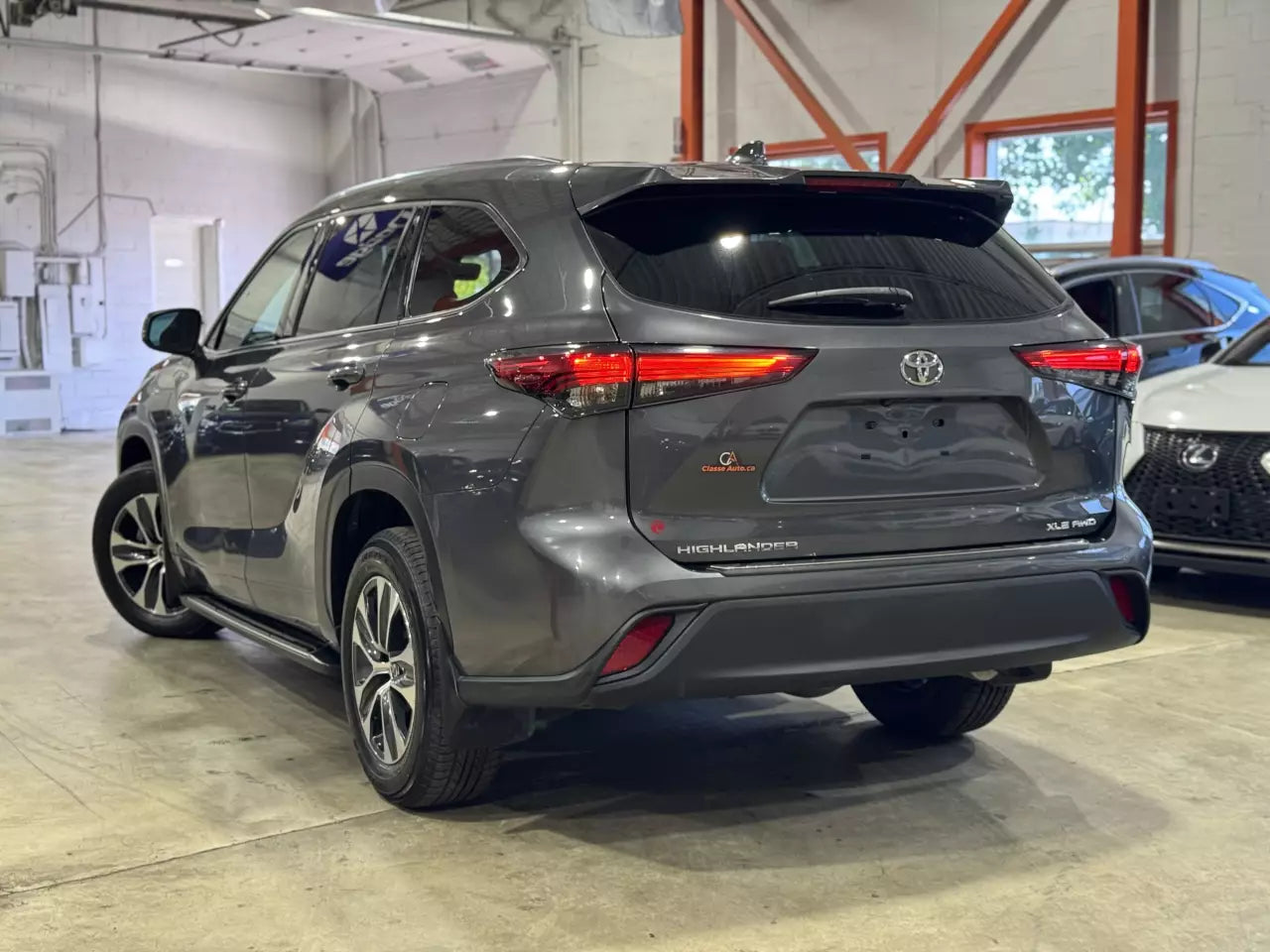 TOYOTA HIGHLANDER XLE 2021