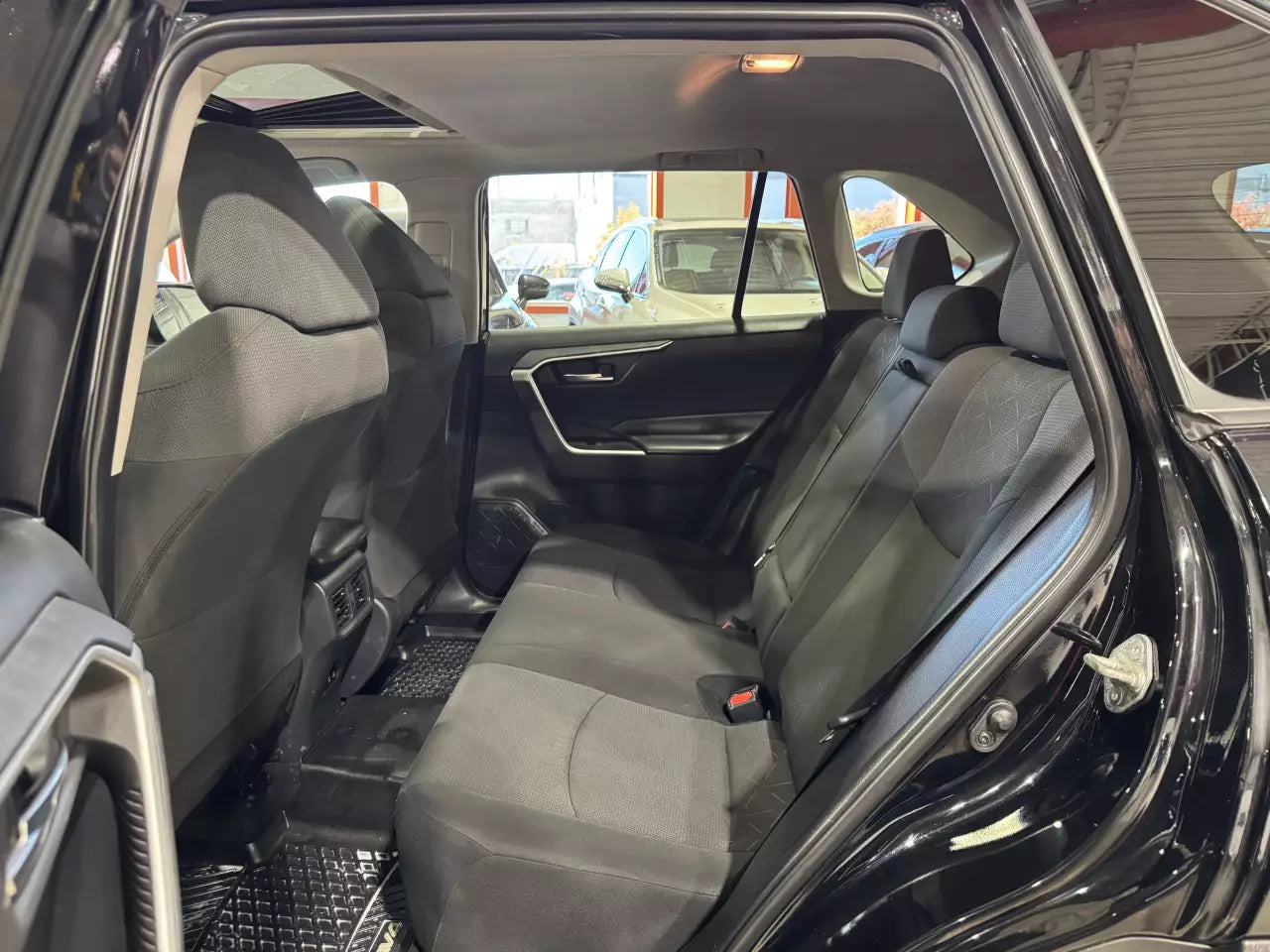 TOYOTA RAV4 XLE 2019