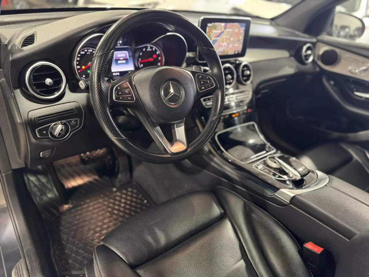 MERCEDES-BENZ GLC 2016