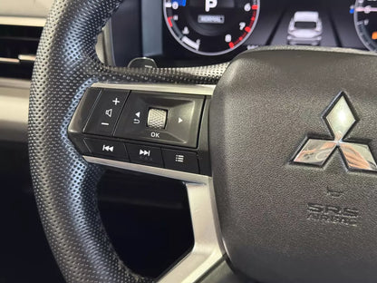 MITSUBISHI OUTLANDER 2023